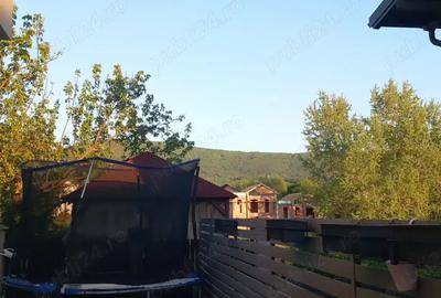 Casa tip duplex 3 camere, mobilata , zona lini?tita aproape de centru! Pre?: 160.000 euro neg - 2
