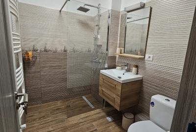 Apartament cu 3 camere semidecomandat, mobilat în Țiglina 2 - 7