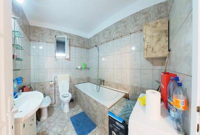 Casă individuală cu 6 camere cu Garaj în Tractorul - 6