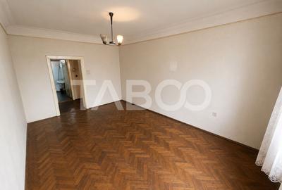 Apartament cu 4 camere decomandat în Piața Cluj - 1