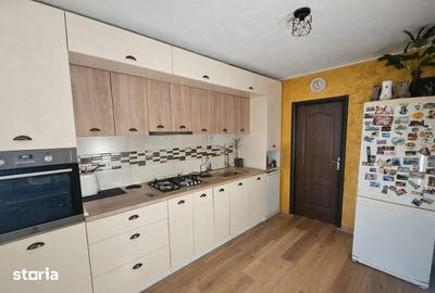 Casă cu 4 camere cu Teren 400 Mp în Central - 12