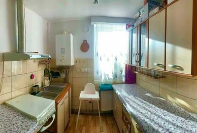 Apartament cu 3 camere decomandat în Petros - 1