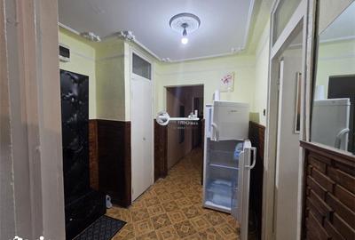 Apartament cu 3 camere decomandat în Podu Roș - 5