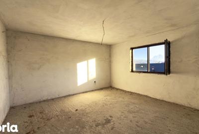 Casă cu 5 camere cu Teren 1186 Mp în Pietroșani - 15