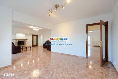 Apartament cu 4 camere în Central - 1