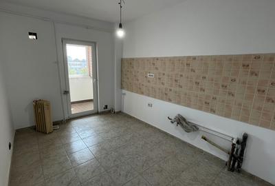 PIATA SUD decomandat cu 3 camere -balcon mare - 5