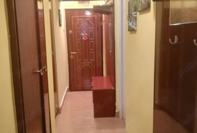 Apartament cu 3 camere semidecomandat în Central - 1