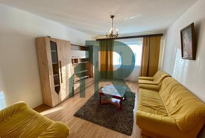 Apartament decomandat cu 3 camere si balcon pe Mihai Viteazul