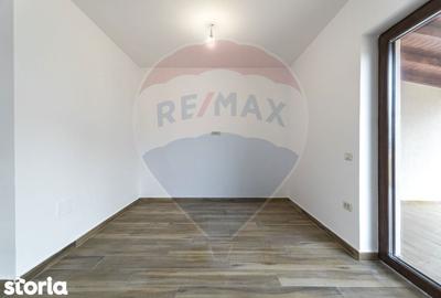 Casă cu 8 camere cu Teren 500 Mp în Hărmanului - 14