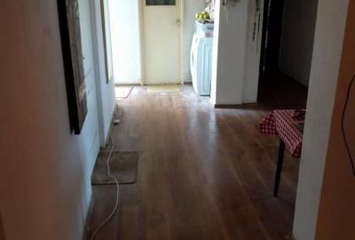 Apartament cu 4 camere decomandat în Micro 16 - 3