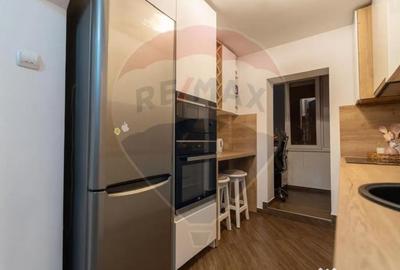 Apartament cu 3 camere decomandat, mobilat în Decebal - 8