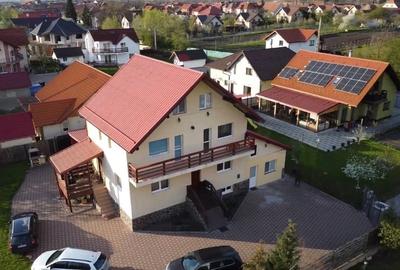 Casă individuală cu 7 camere cu Teren 1300 Mp în Sânpetru - 1