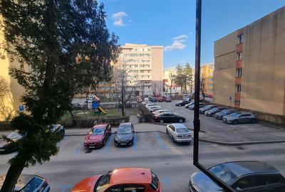 Apartament cu 3 camere decomandat în Răcădău - 1