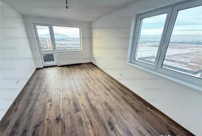 Apartament cu 3 camere decomandat în Tractorul - 1