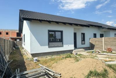 Duplex pe parter cu 3 camere 109.000 - 3