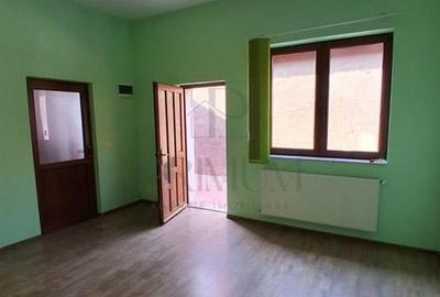 MEHALA - INDIVIDUALA - 5 CAM - 3 BAI - RENOVATA - CENTRALA - CURTE - 2