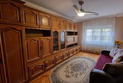 Apartament 2 camere, micro 17, etaj 2 - 4