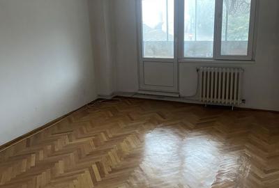 Apartament cu 3 camere decomandat în Central - 1
