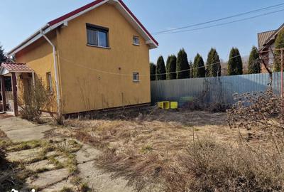 Casă cu 3 camere cu Teren 250 Mp în Hemeiuș - 2