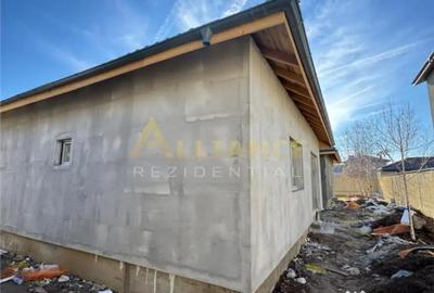 Casă cu 3 camere cu Teren 150 Mp în Central - 2