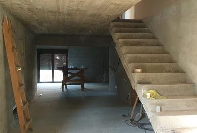 Casă cu 6 camere cu Teren 650 Mp în Lipănești - 2