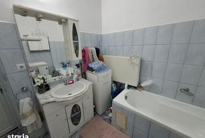 Apartament cu 3 camere nedecomandat în Central