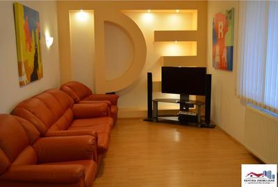 Apartament cu 3 Camere de Inchiriat in Zona Ultracentrala - 1