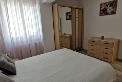 Apartament cu 2 camere decomandat, mobilat în Tractorul - 7