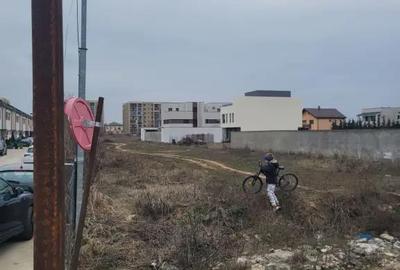 Teren de 833 mp, în Militari - 2