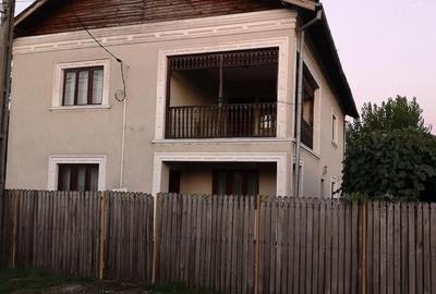 Casă cu Teren 273 Mp în Crângurile - 3
