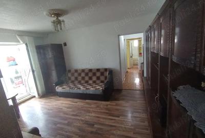 Apartament cu 3 camere semidecomandat în Bularga - 2