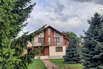 Casă cu Teren 1514 Mp în Central - 2