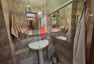 Apartament cu 3 camere semidecomandat, mobilat în Sălăjan - 8