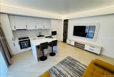 Apartament cu 3 camere semidecomandat, mobilat în Pipera