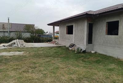 Casă cu Teren 1700 Mp în Buturugeni - 2