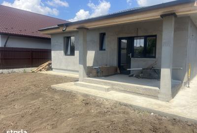 Casă cu 3 camere cu Teren 450 Mp în Vânători