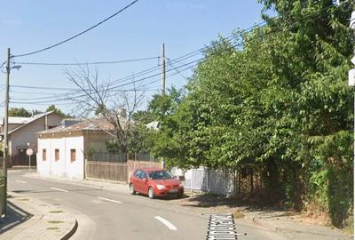 Casă cu Teren 1030 Mp în Central
