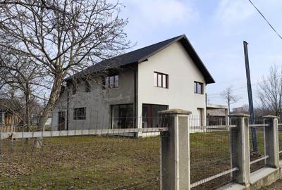 Casă nouă la roșu, ideală pentru locuit sau investiție Comuna Ungheni, jud. Iași