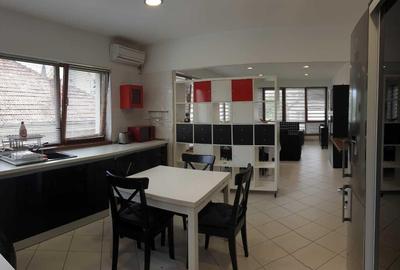 Apartament cu 3 camere semidecomandat în Aeroport