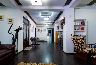 Casă cu 6 camere cu Teren 154 Mp în Central - 3