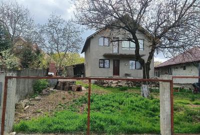 Casă cu 2 camere cu Teren 300 Mp în Bârnova - 1