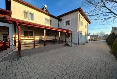 Casă cu 4 camere în Central - 2