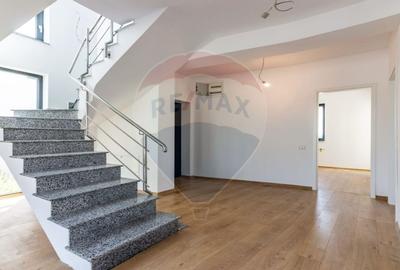 Casă cu 5 camere cu Teren 504 Mp în Mogoșoaia - 5