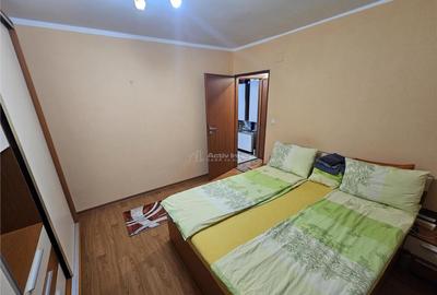 Apartament cu 3 camere semidecomandat în Micro II - 14