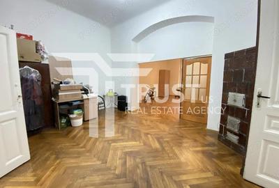 Caldire Istorica, 5 Camere, Etaj 1, Piata Roamnilor, Traian, Comision 0 - 2