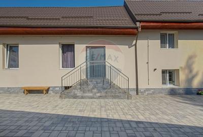 Casa / Vila Saseasca cu 6 camere de vanzare in Vulcan, Brasov - 14