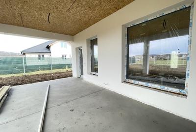 Duplex cu 3 camere cu Canalizare în Cristian - 3