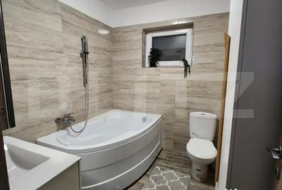 Casă cu 5 camere cu Teren 250 Mp în Florești