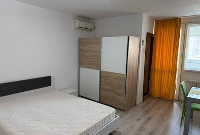 Garsoniera, 33 mp, semidecomandata, metrou aproape, Mihai Bravu - 1