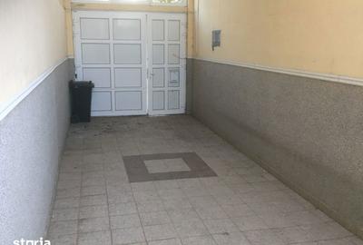 Casă cu 3 camere decomandat cu Teren 300 Mp în Central - 1